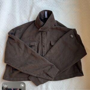 ISO this jacket in a size medium! Alo Renown cropped button up pullover